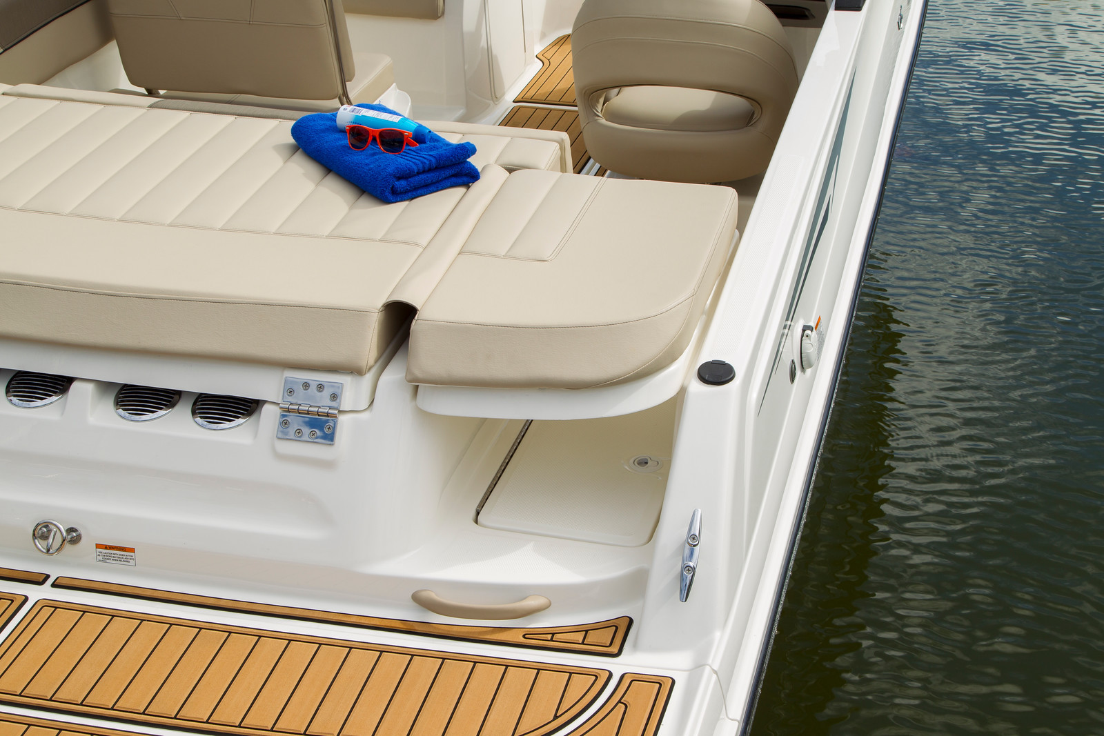 Bayliner VR6 med MerCruiser sterndrive - 15