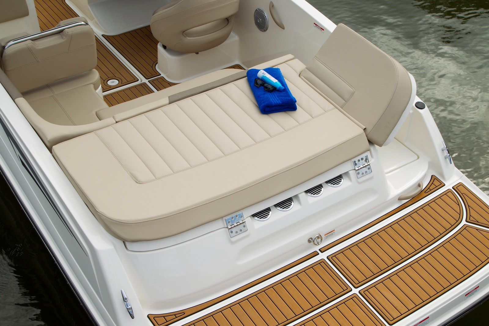 Bayliner VR6 med MerCruiser sterndrive - 18