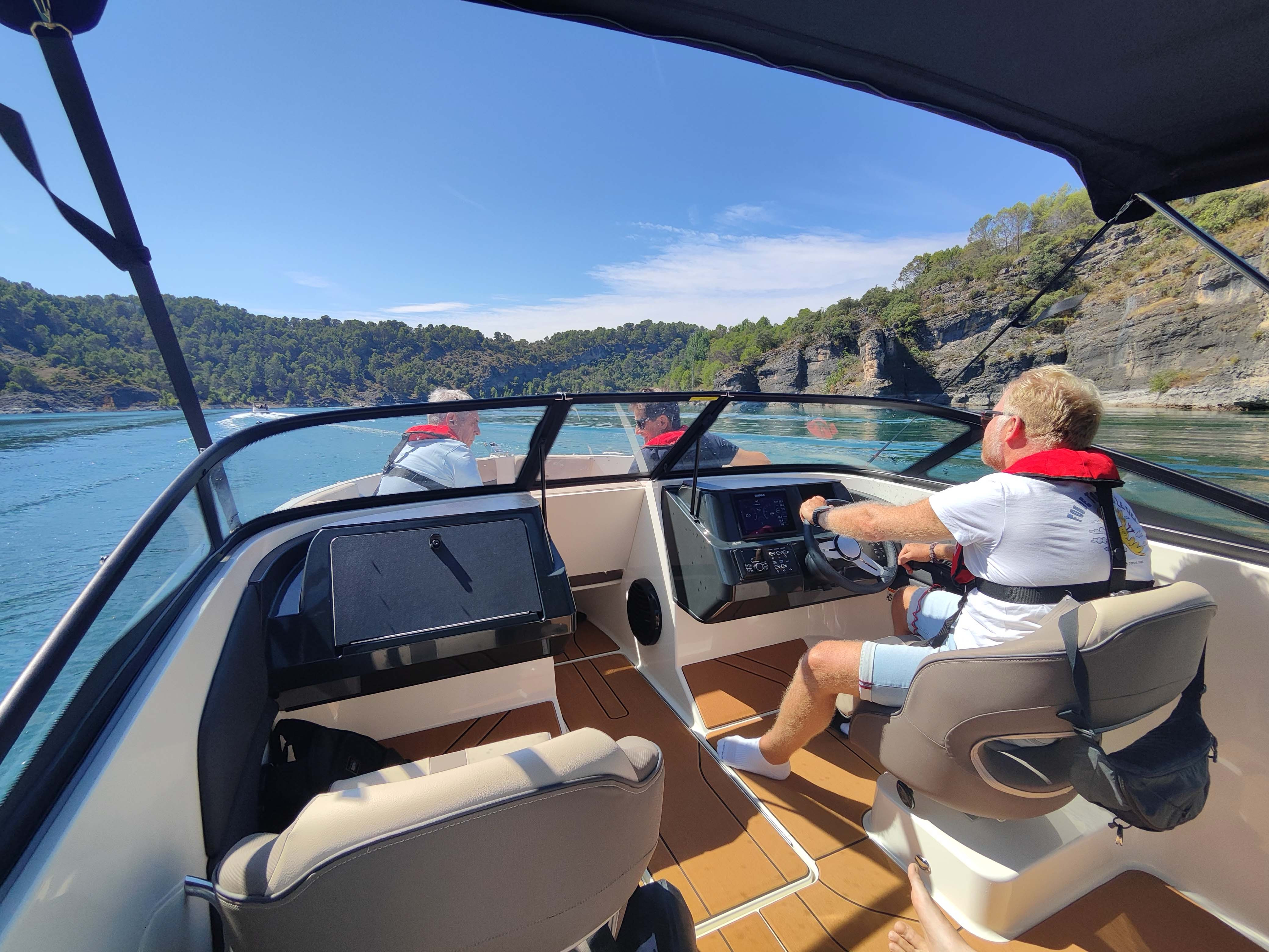 Bayliner V20i med MerCruiser sterndrive - 1