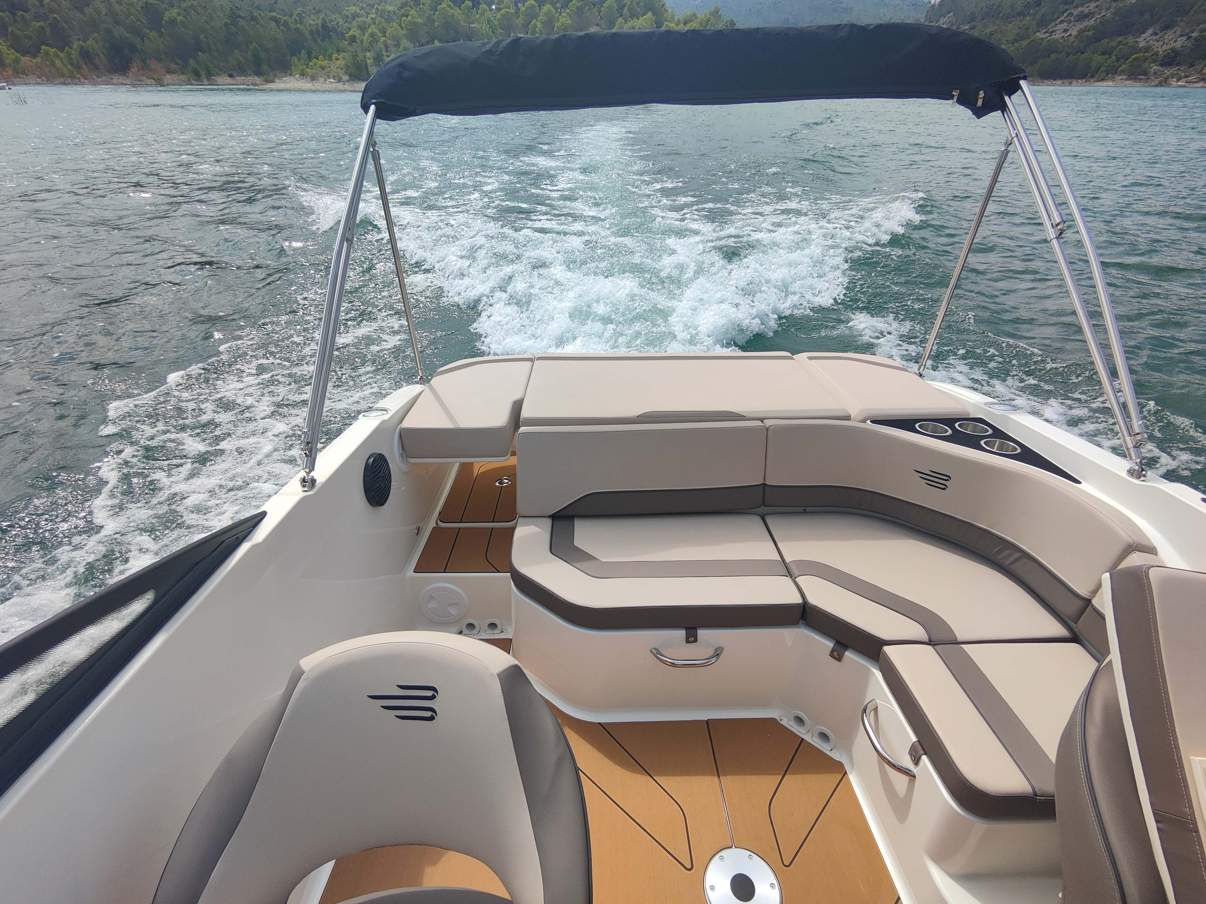 Bayliner V20i med MerCruiser sterndrive - 4