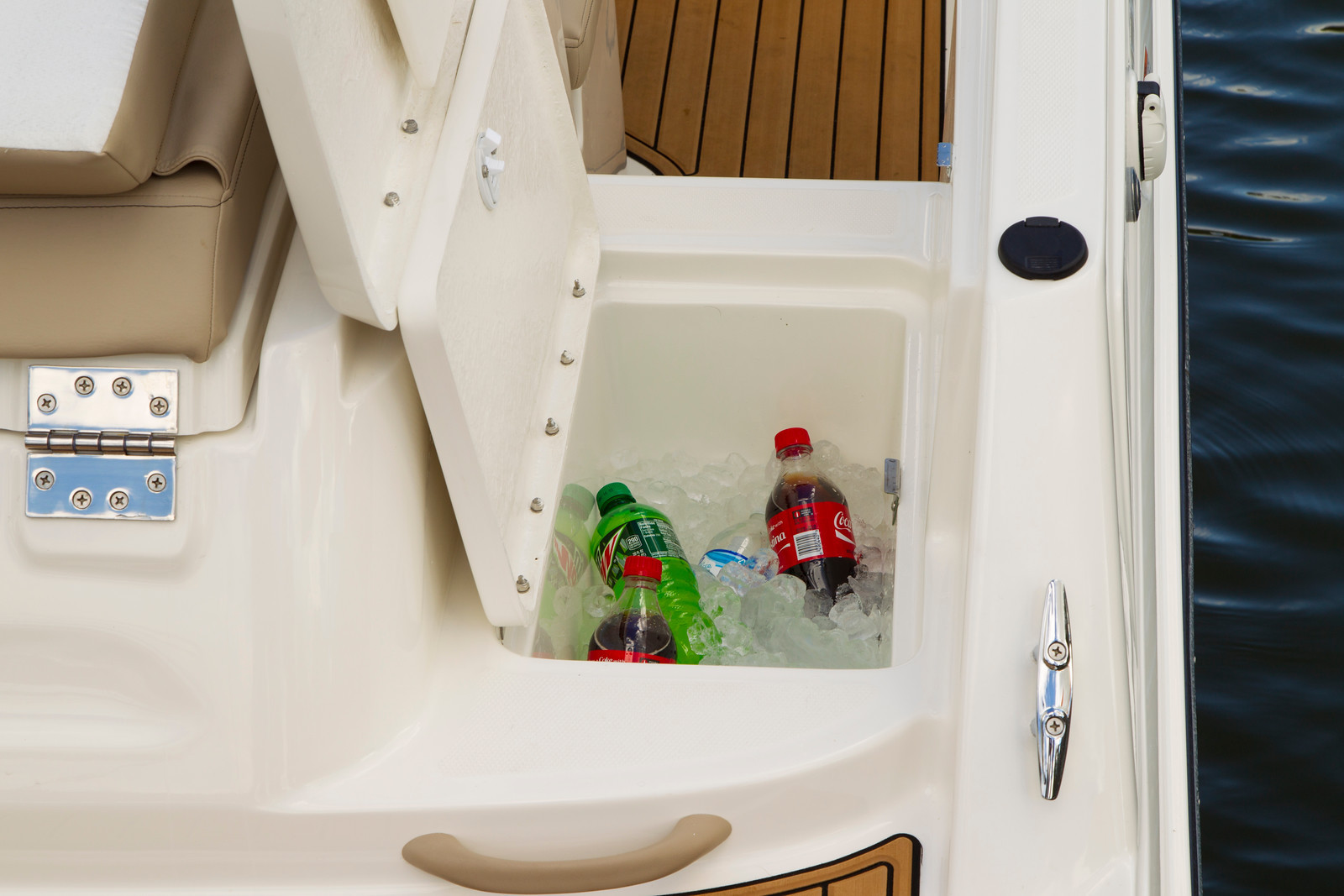 Bayliner VR6 med MerCruiser sterndrive - 6