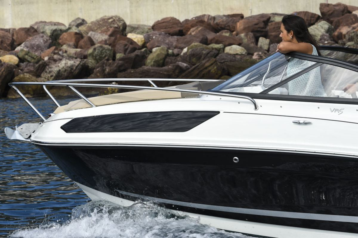 Bayliner VR5 Cuddy OB (2023) - 9