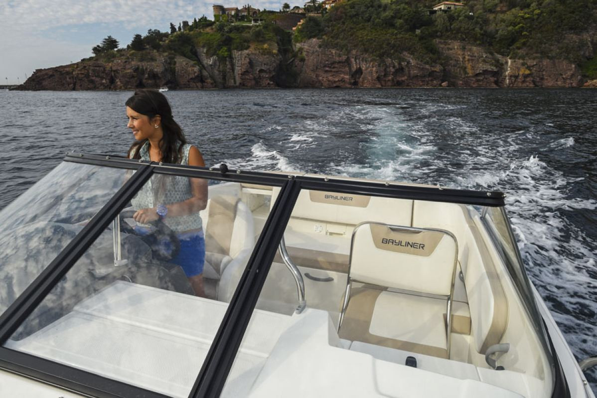 Bayliner VR5 Cuddy OB (2023) - 10