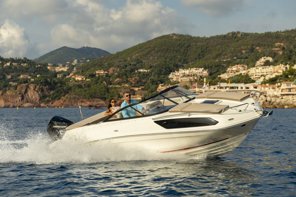 Bayliner VR6 Cuddy - 1