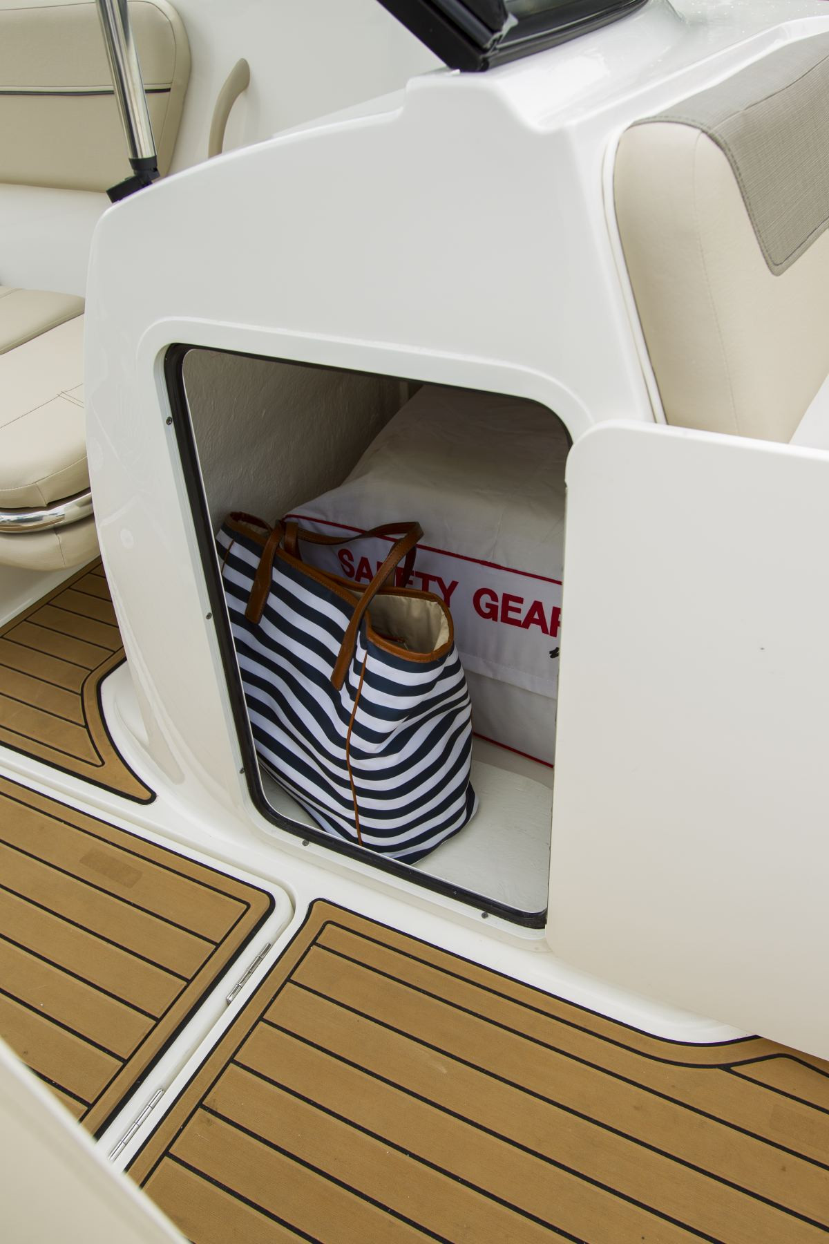 Bayliner VR5 Bowrider OB (2024) - 6