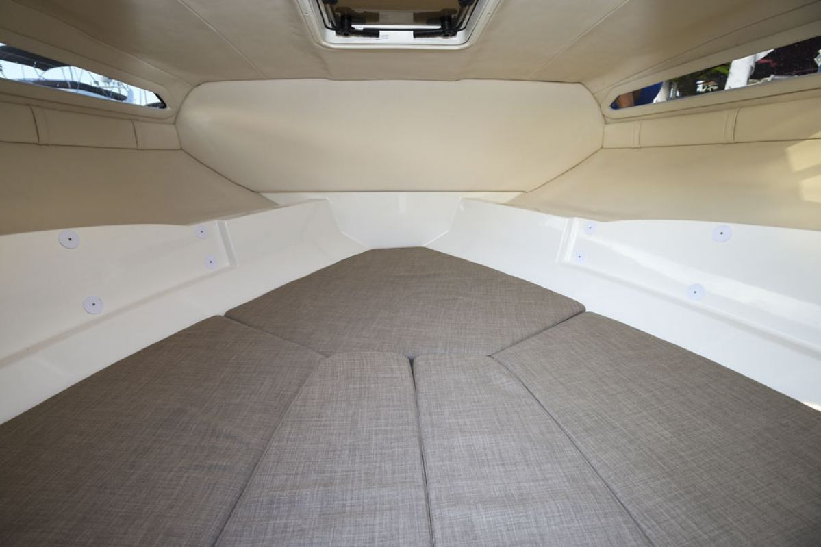 Bayliner VR5 Cuddy OB (2023) - 6