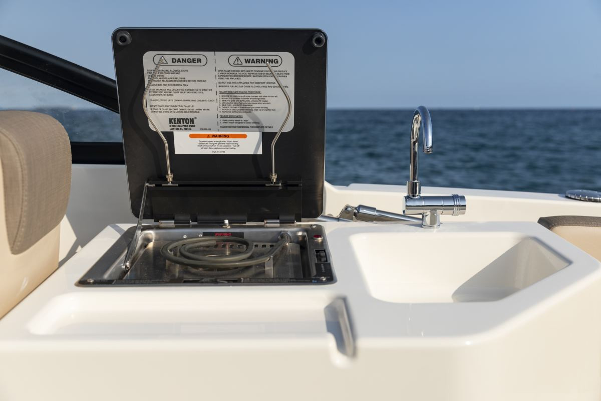 Bayliner VR6 Cuddy - 9