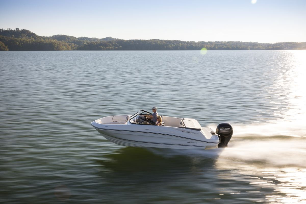 Bayliner VR5 Bowrider OB (2024) - 1