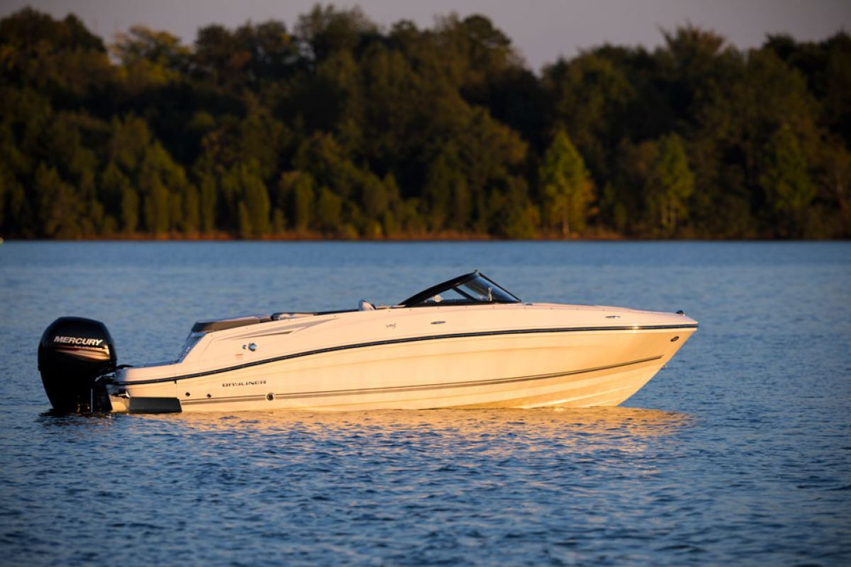 Bayliner VR5 Bowrider OB (2024) - 2