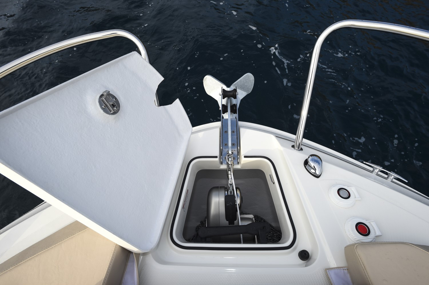 Bayliner VR5 Cuddy ( NY PRIS ) Sat 25.000.- Ned  - 7
